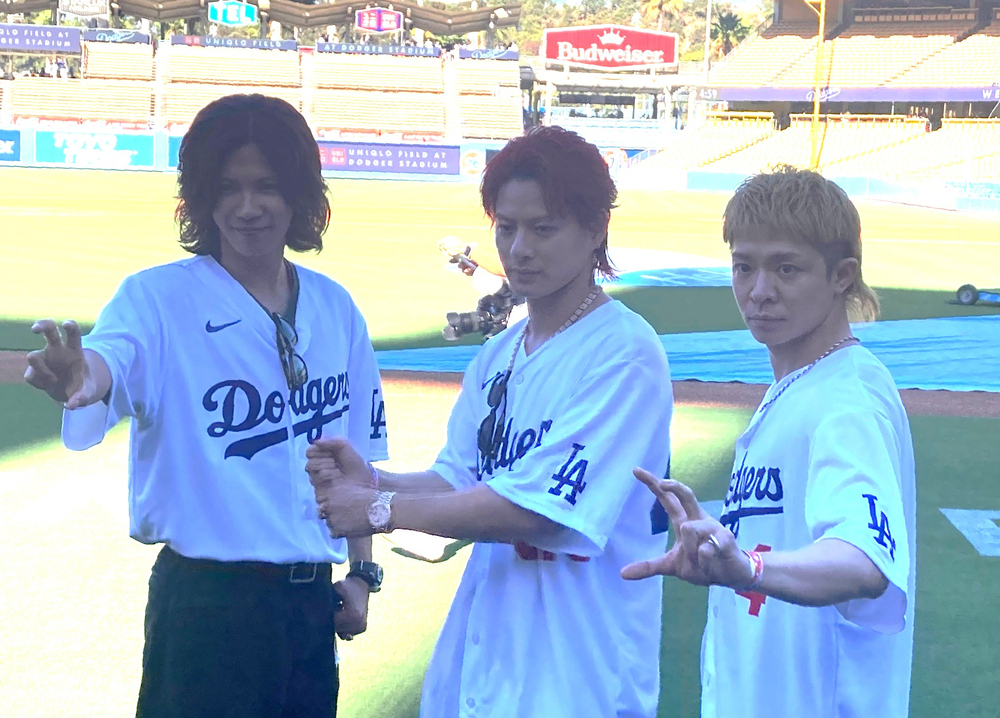 Number_i岸優太「ノーバンで」意気込み通り始球式で佐々木朗希にストライク投球!野球少年の過去