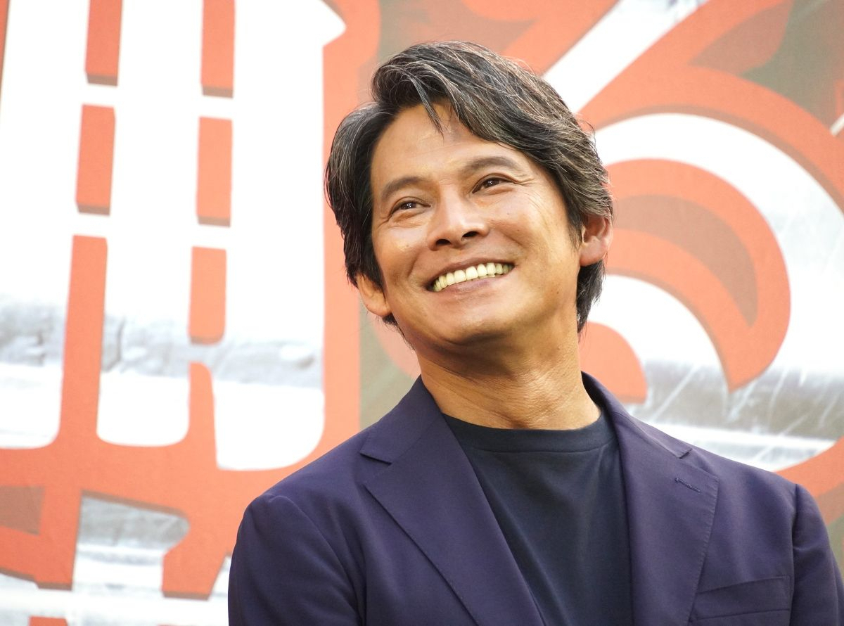 「振り返れば―」織田裕二&石黒賢、接近して言い合いを繰り返した末の「事故」とは