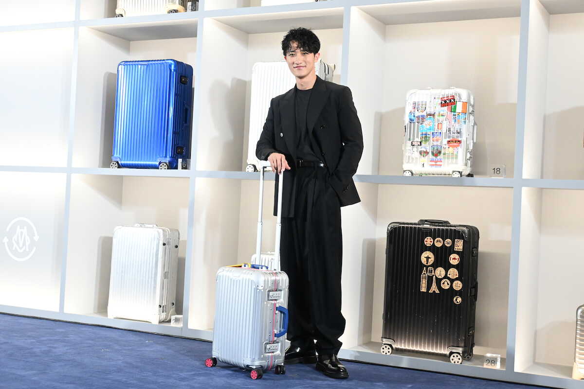 岩本照、「RIMOWA」イベントで驚きのルーティン告白!「コンサートの午前中に10キロ走る」